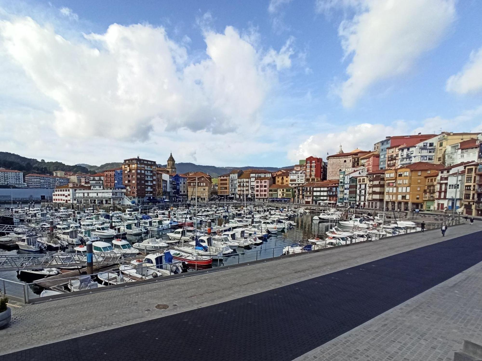 Apartamento Patxike Con Plaza De Garaje Apartment Bermeo Ruang foto
